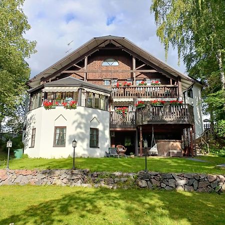 Cronin'S Guesthouse Bed & Breakfast Heinola Exterior photo
